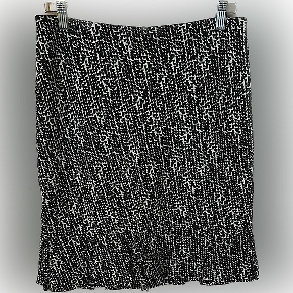 ANN TAYLOR - Picture 1 of 7